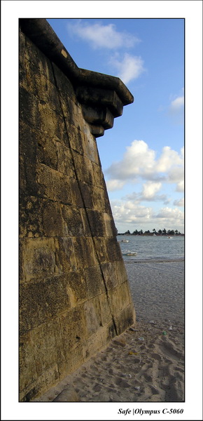 2005 - 11 - Itamaraca - forte orange 01.JPG
